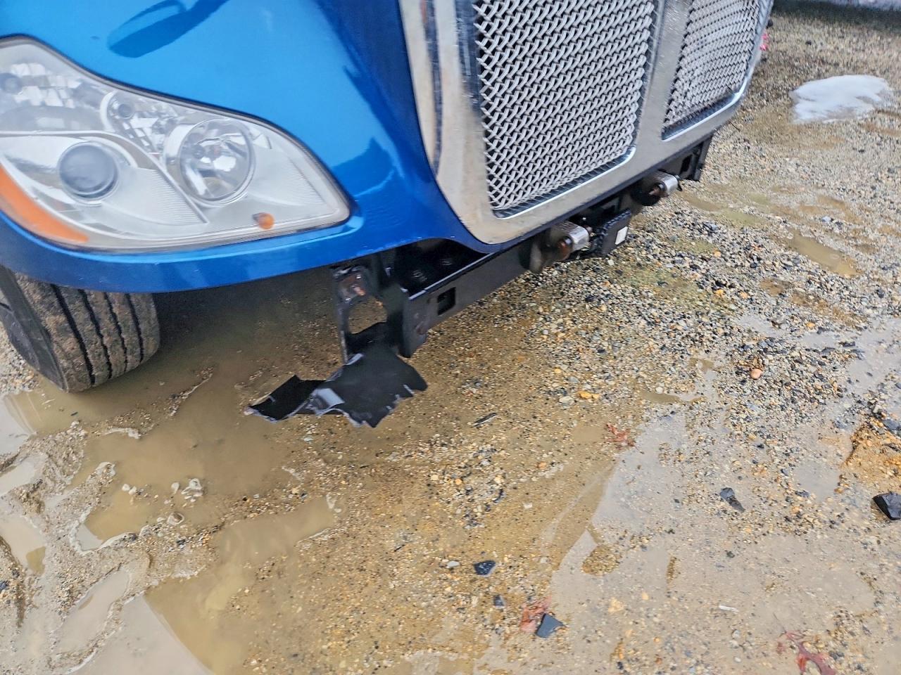 2019 Kenworth T680 Semi Truck