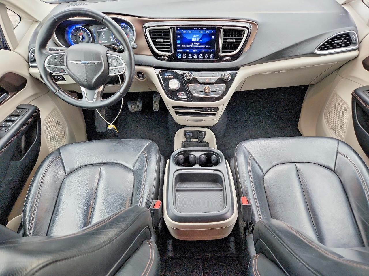 2017 Chrysler Pacifica Touring l