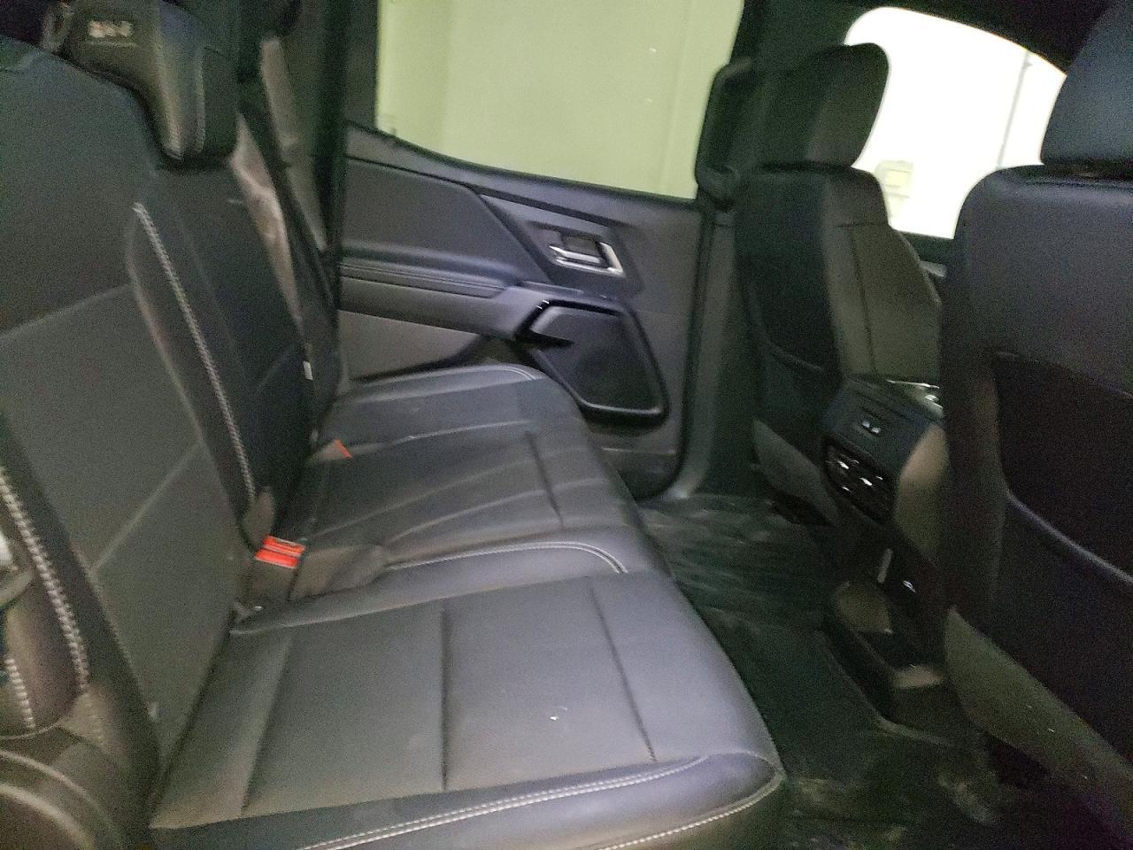 2025 Chevrolet Silverado LT