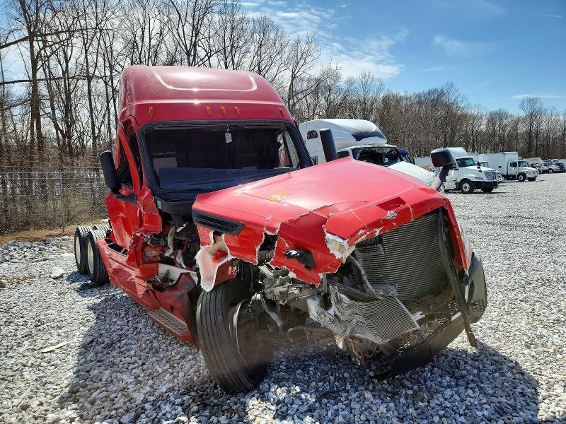 2019 Freigliner 2019 Freightliner Cascadia 126 Semi Truck