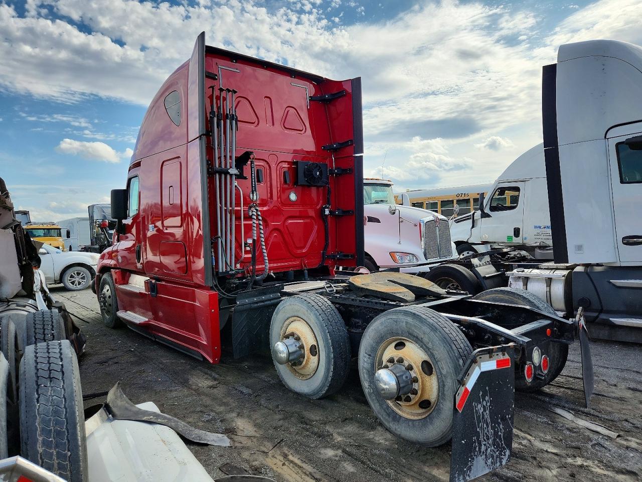 2018 Freightliner Cascadia 125 Semi Truck