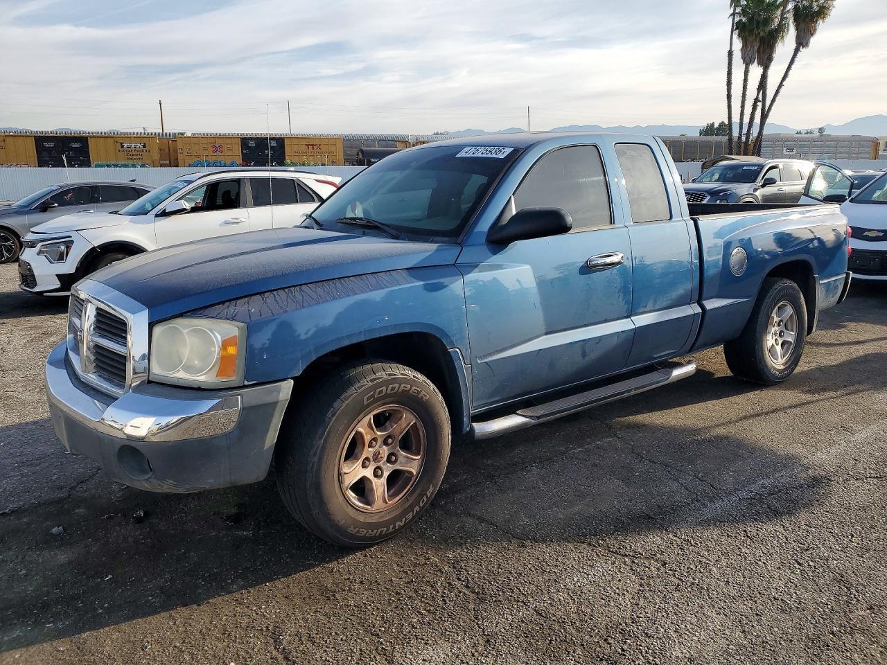 2005 Dodge Dakota slt
