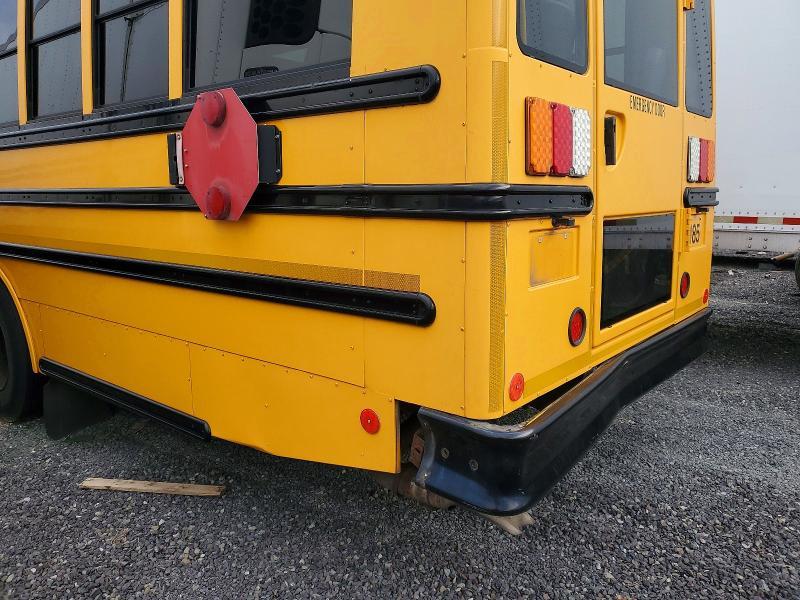 2015 Freightliner Chassis B2B