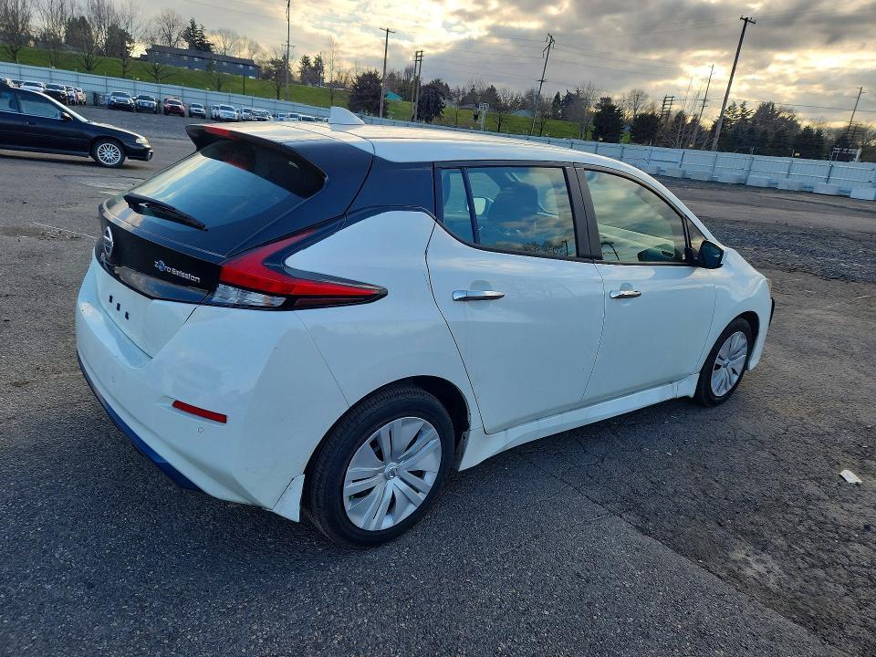 2022 Nissan Leaf s