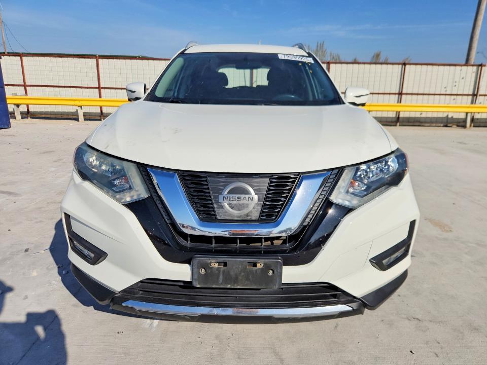 2017 Nissan Rogue sv