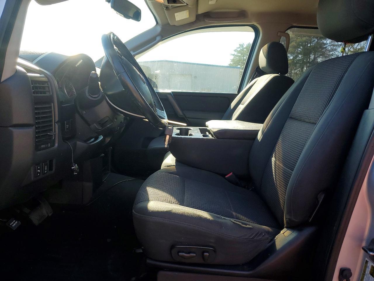 2009 Nissan Titan XE