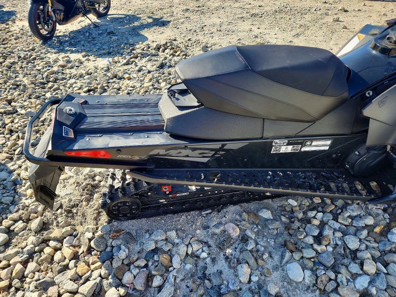 2017 Skidoo Snowmobile