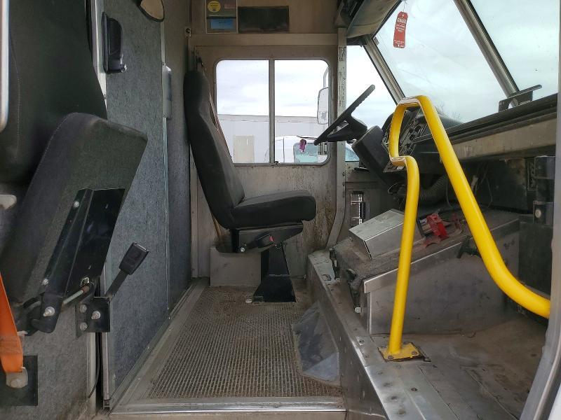 2013 Freightliner MT45 Chassis Delivery Truck