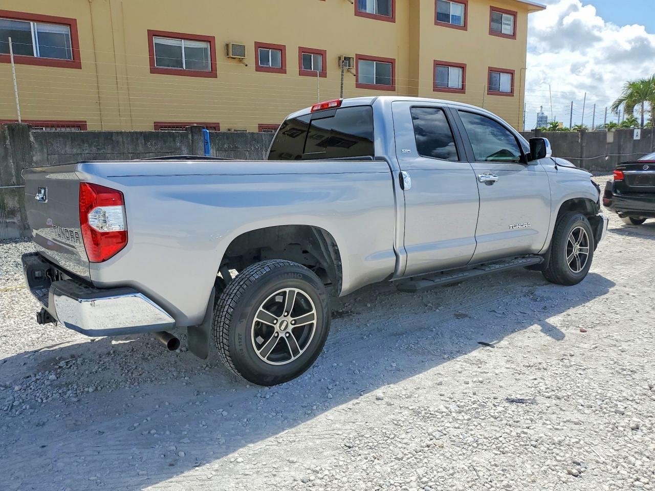 2017 Toyota Tundra SR5