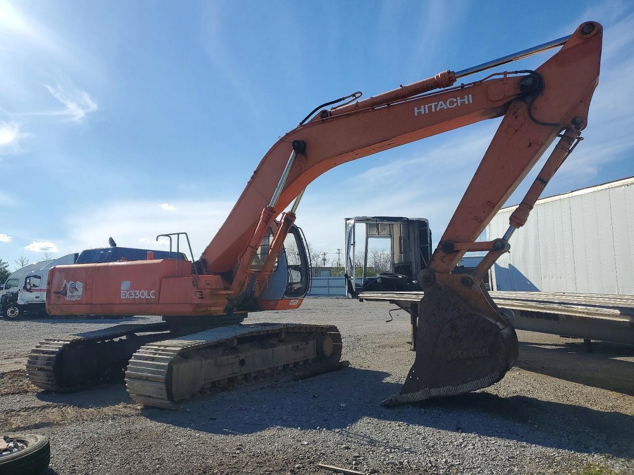 2000 Hitachi EX330LC-5 Excavator