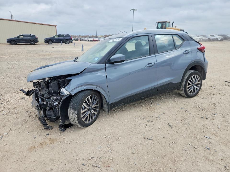 2023 Nissan Kicks sv