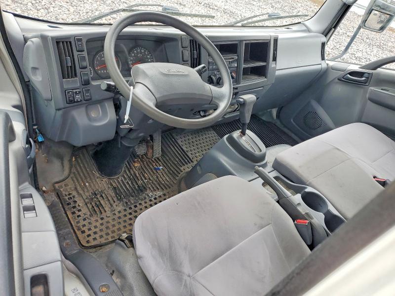 2016 Isuzu NPR BOX Truck