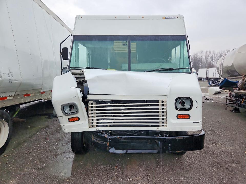 2022 Freightliner Chassis-Delivery Truck