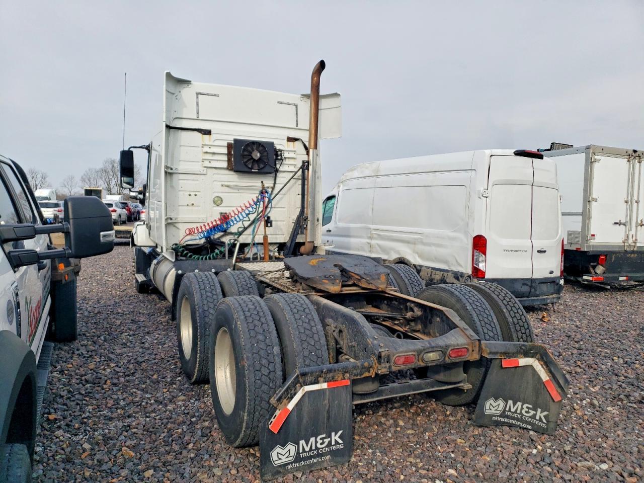 2016 Volv O VNL Semi Truck