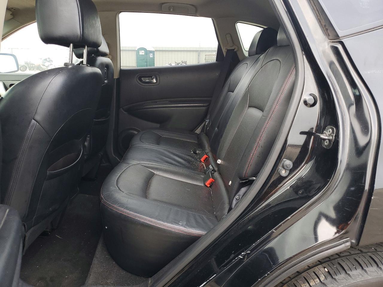 2012 Nissan Rogue s