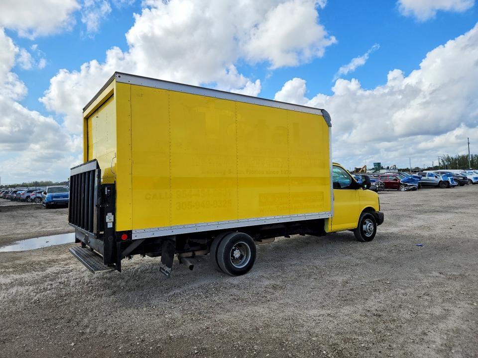 2017 Chevrolet Express BOX Truck