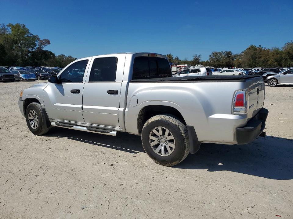2009 Mitsubishi Raider LS