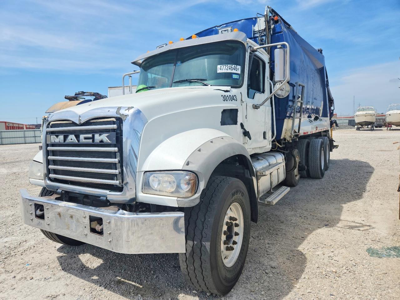 2012 Mack 700 GU700