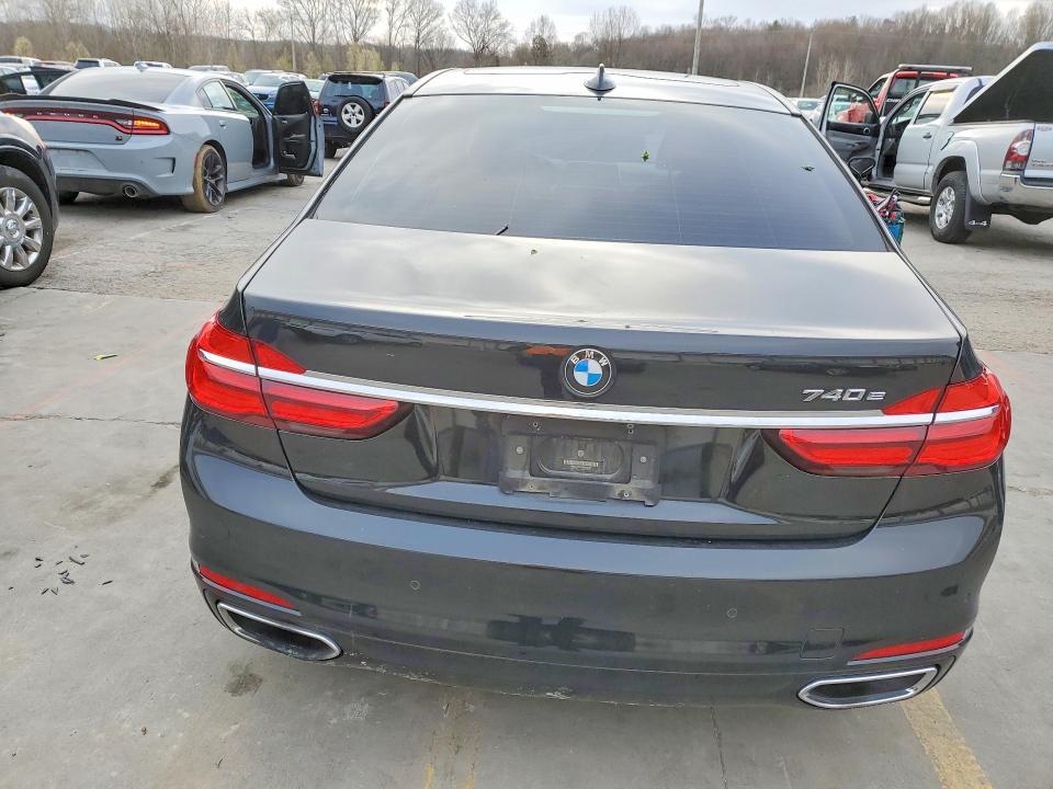 2018 BMW 740 xe