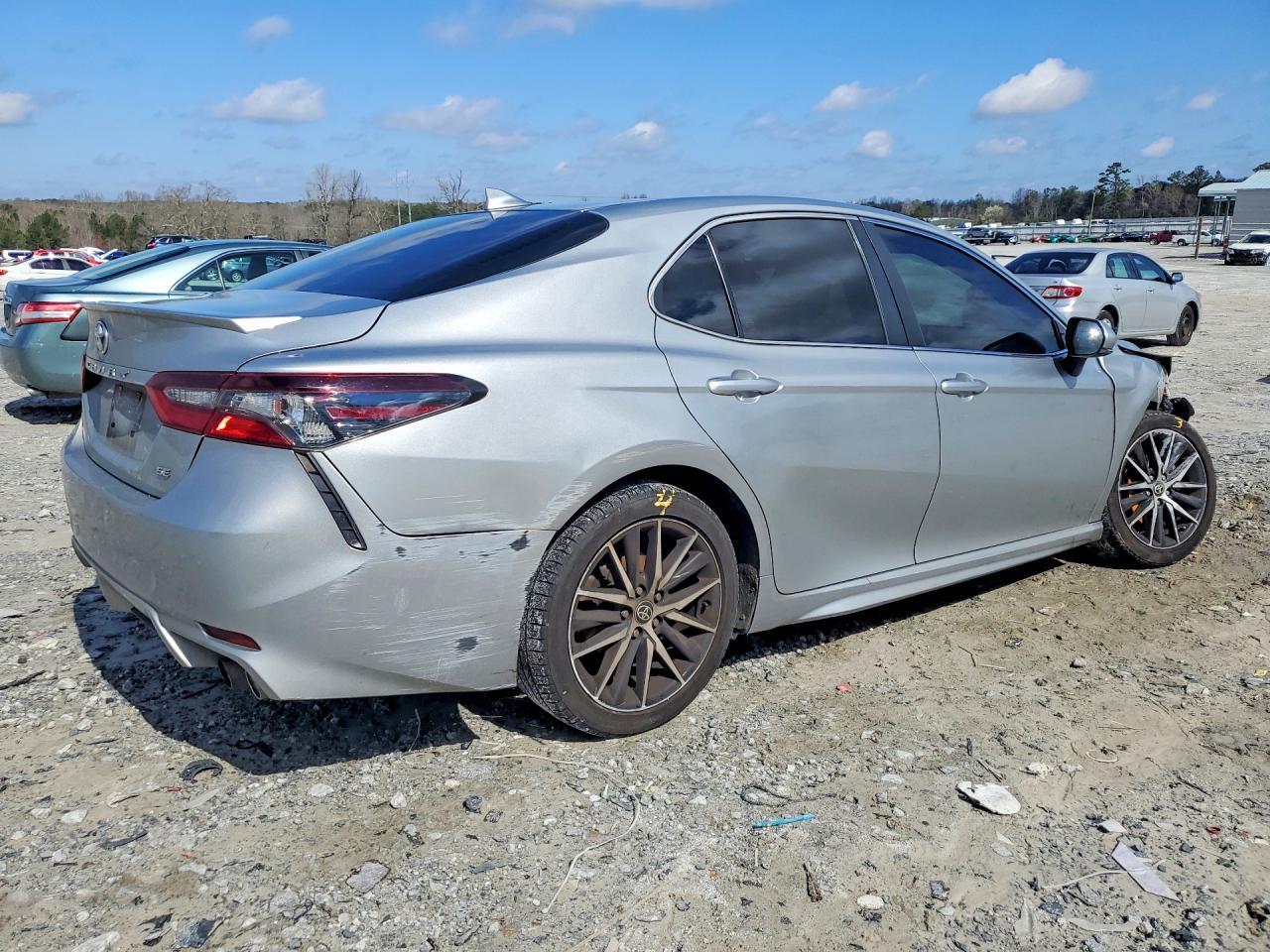 2022 Toyota Camry se