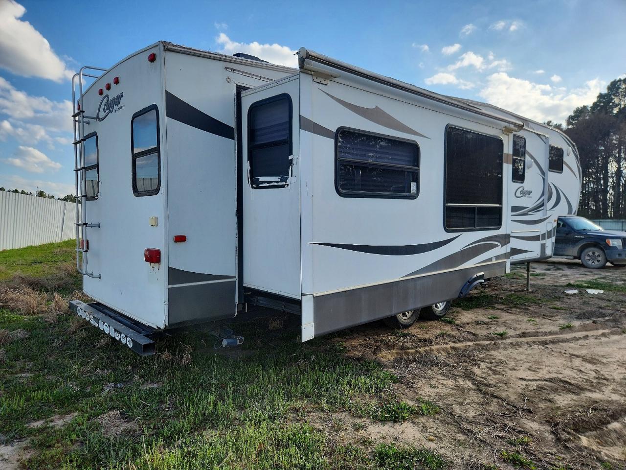 2011 Keystone Camper