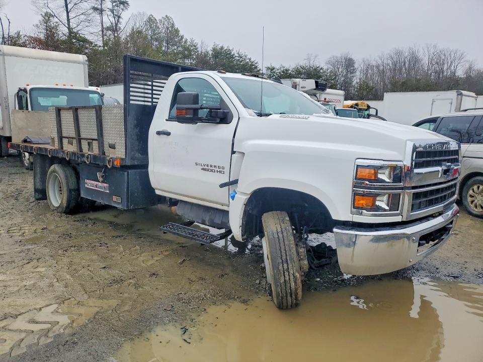 2019 Chevrolet GM515 Flatbed Truck