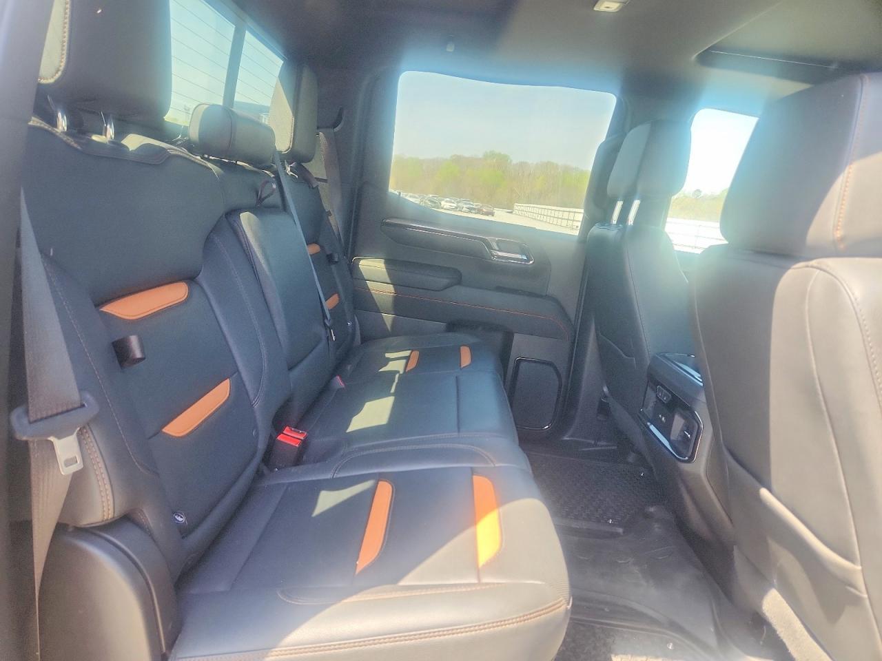 2023 GMC Sierra K1500 AT4