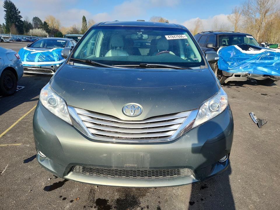 2013 Toyota Sienna Limited 7-passenger