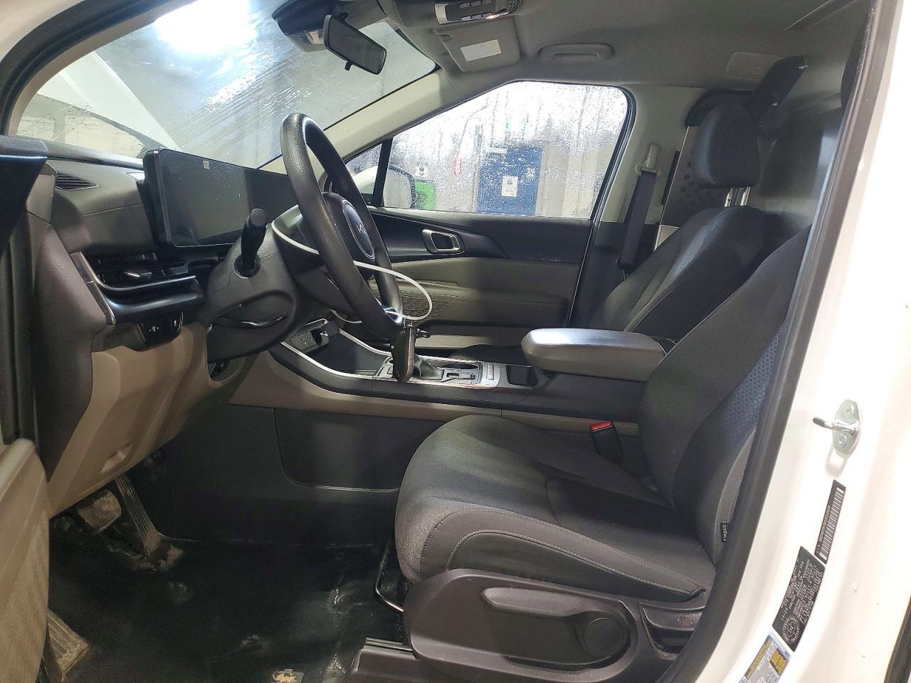 2025 KIA Carnival LX