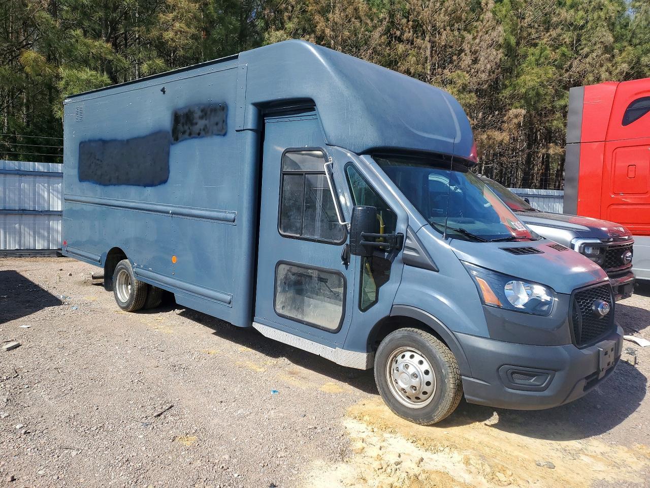 2020 Ford Transit Delivery Truck