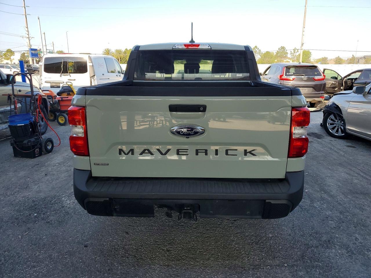2022 Ford Maverick XL