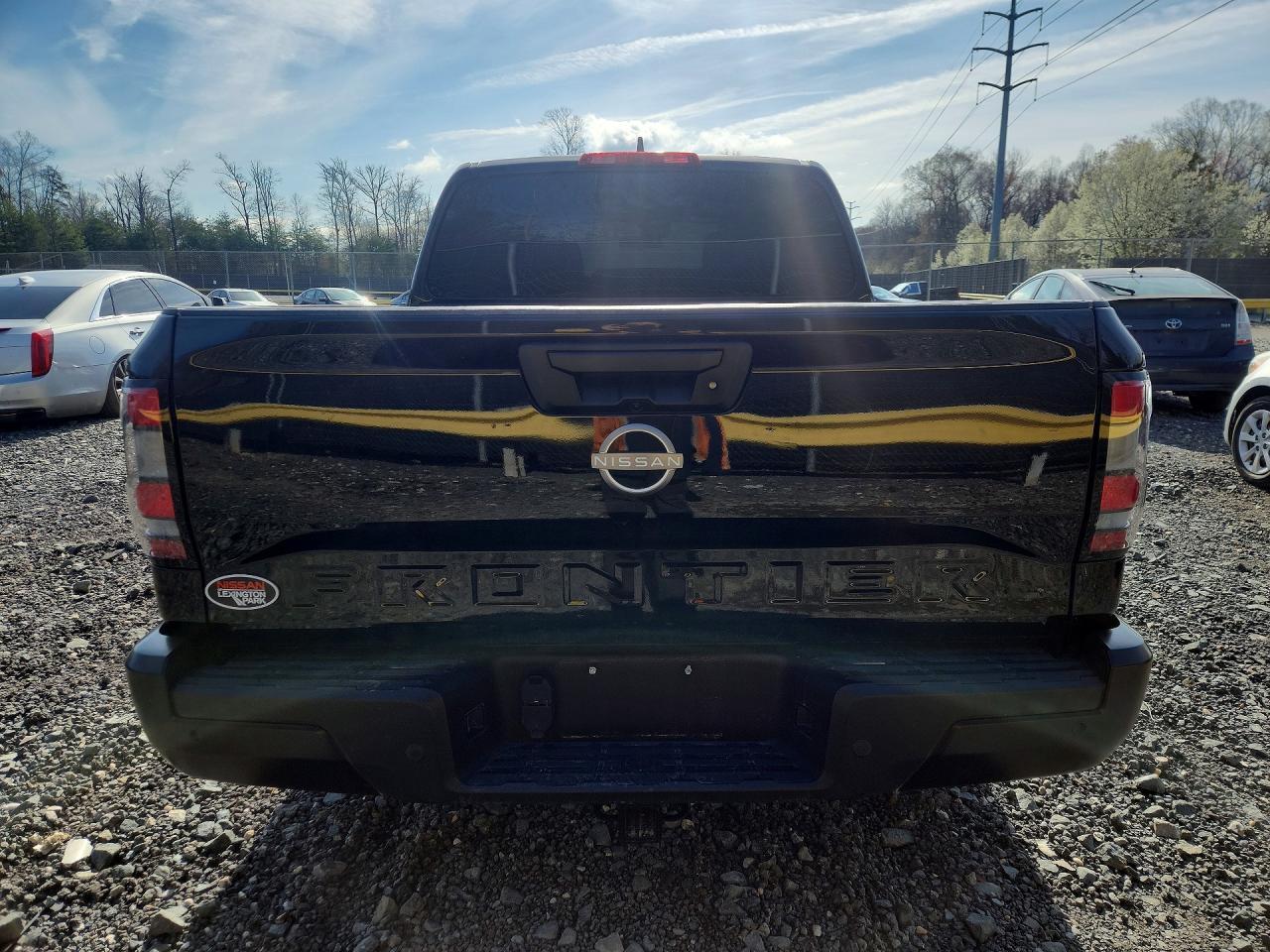 2022 Nissan Frontier S