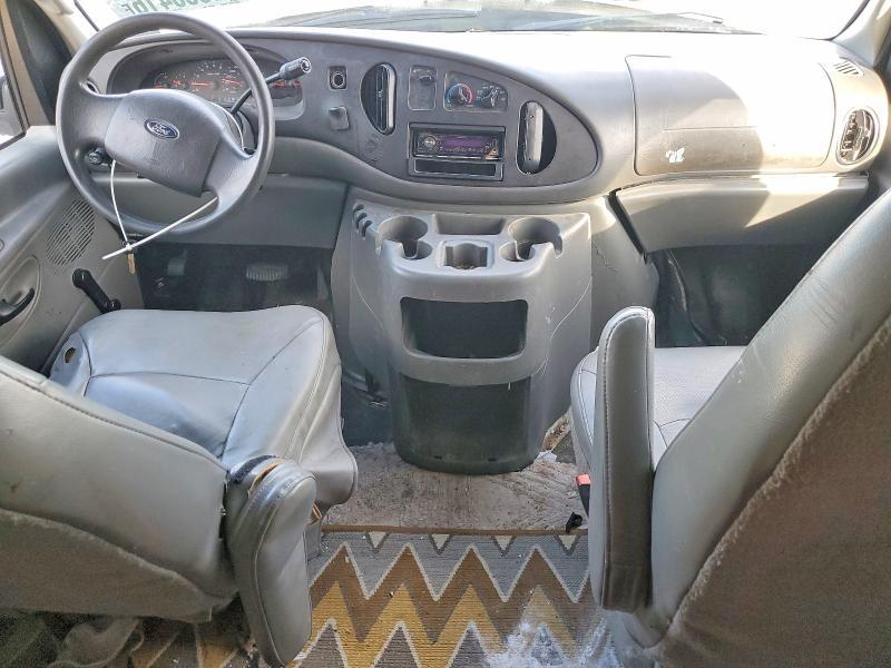 2005 Ford Econoline E150 van