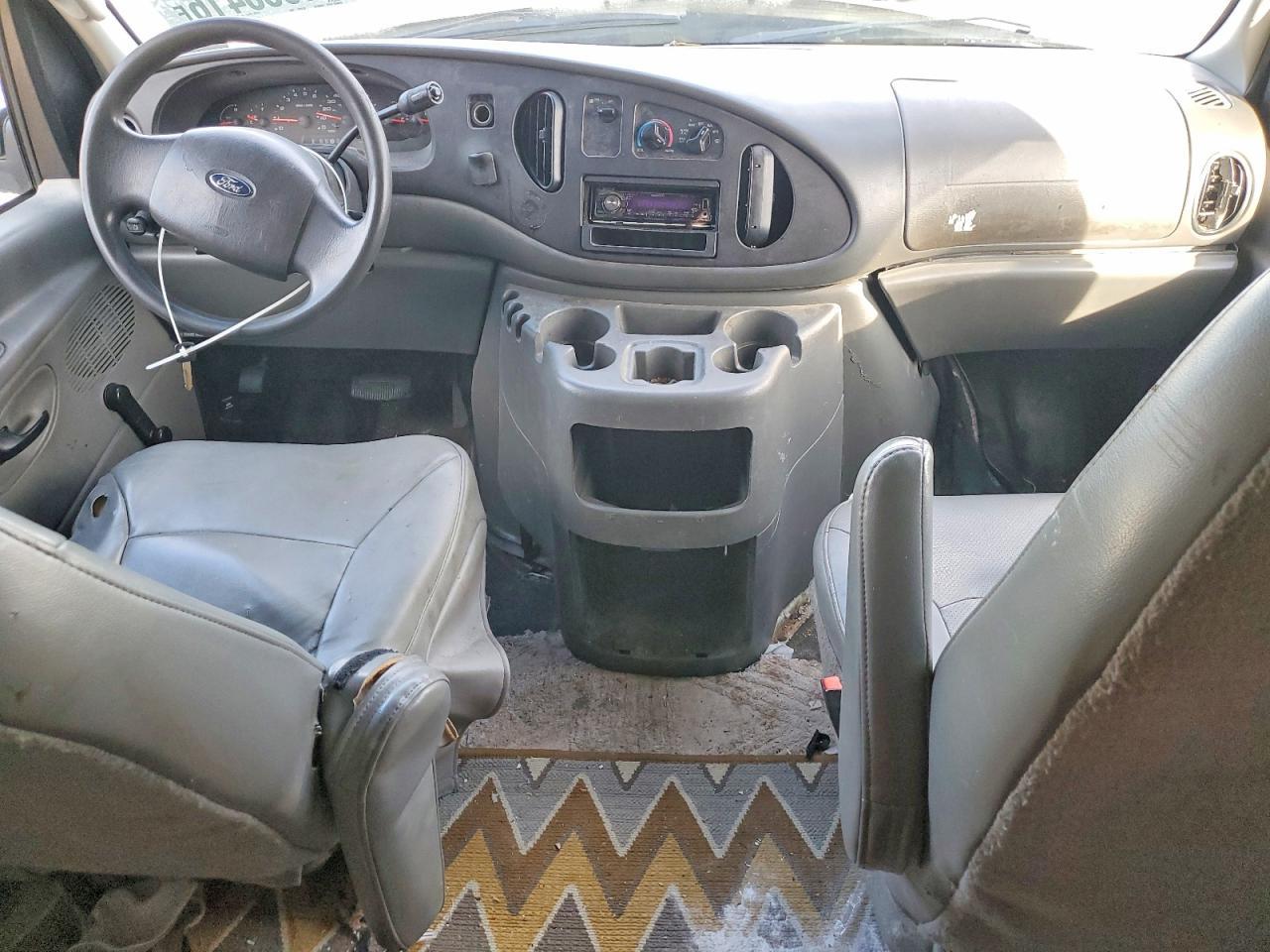 2005 Ford Econoline E150 van