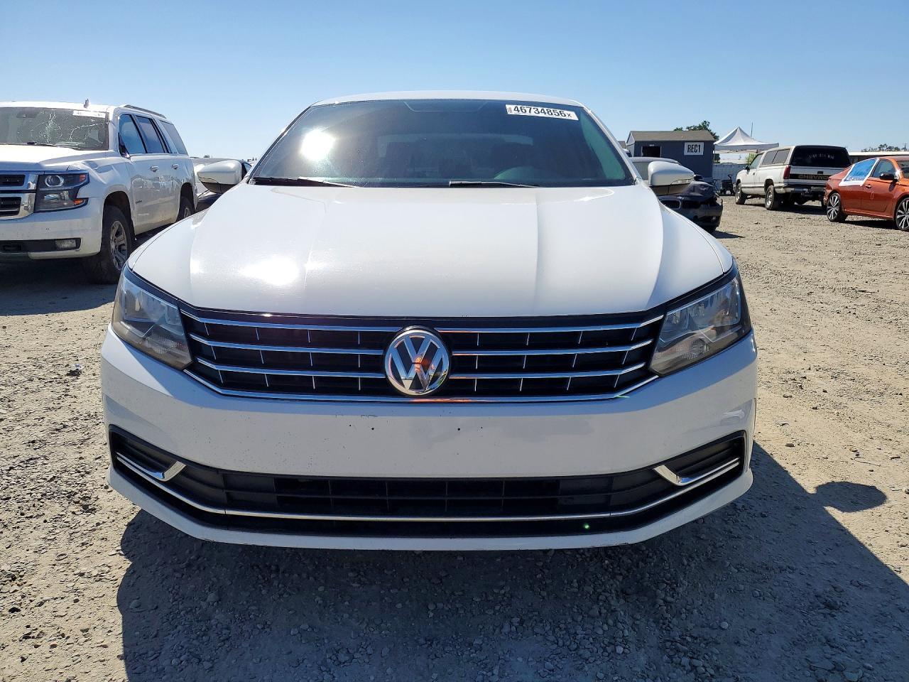 2017 Volkswagen Passat s