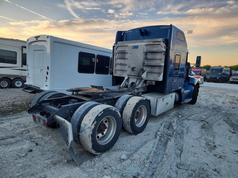 2013 Kenworth T660 Semi Truck
