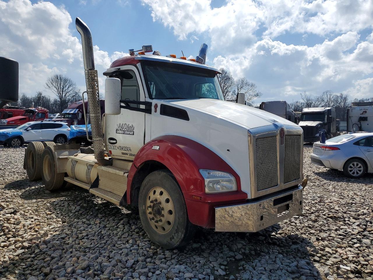 2016 Kenworth T880 Semi Truck