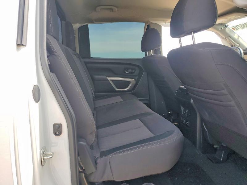 2020 Nissan Titan SV