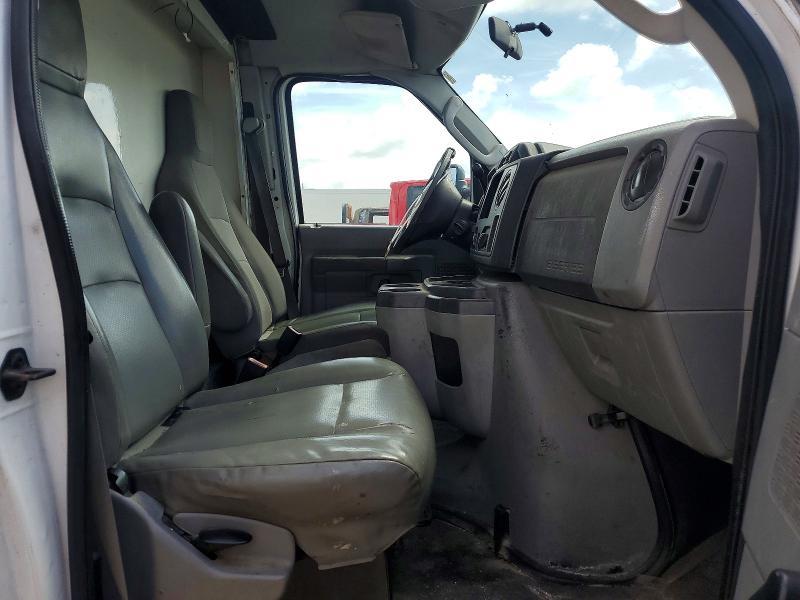 2011 Ford E350 BOX Truck