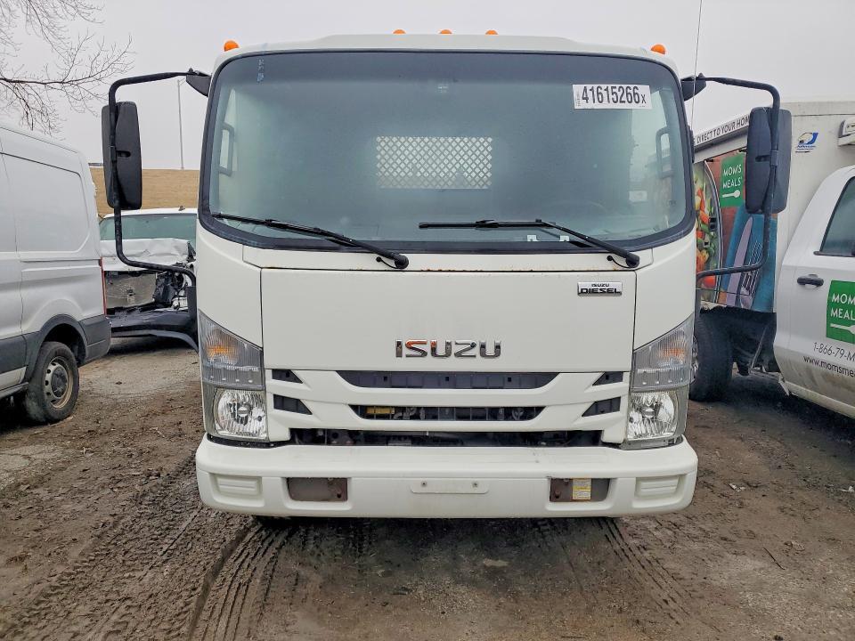 2017 Isuzu NRR Flatbed Truck