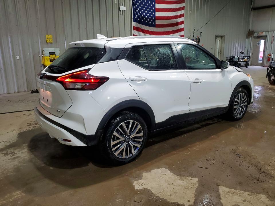 2024 Nissan Kicks sv