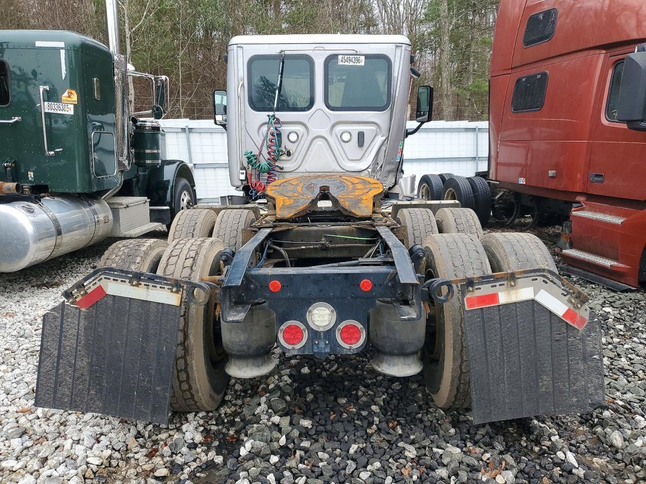 2019 Freigliner 2019 Freightliner Cascadia 125 Semi Truck