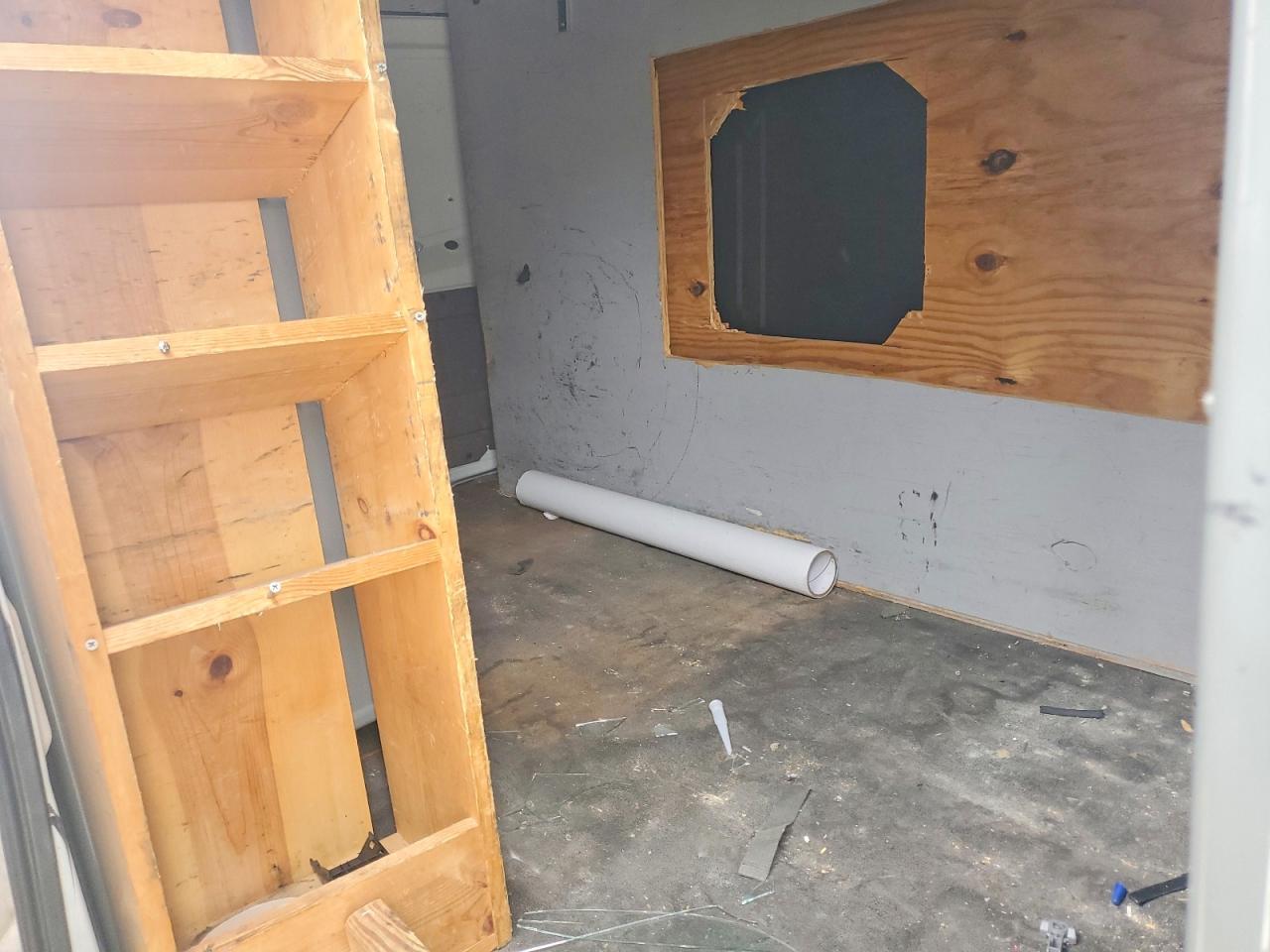 2018 Nissan NV 2500 Utility / Service Van