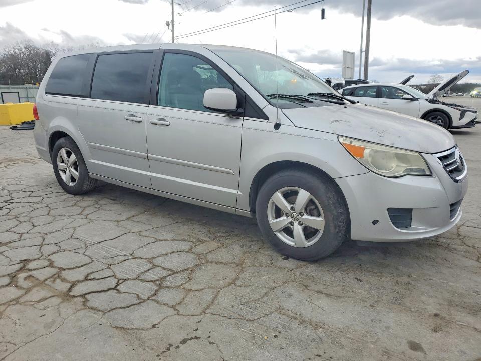 2010 Volkswagen Routan se