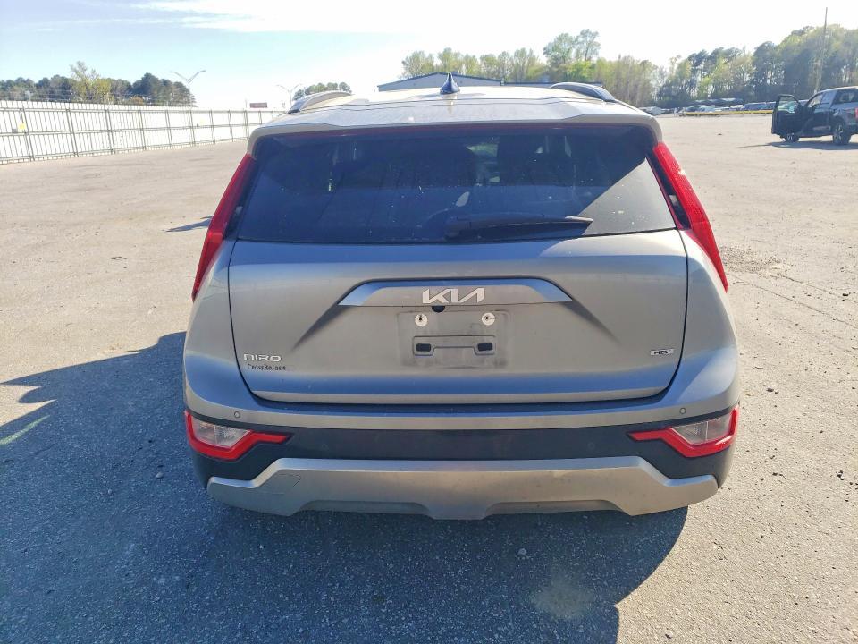 2023 KIA Niro sx