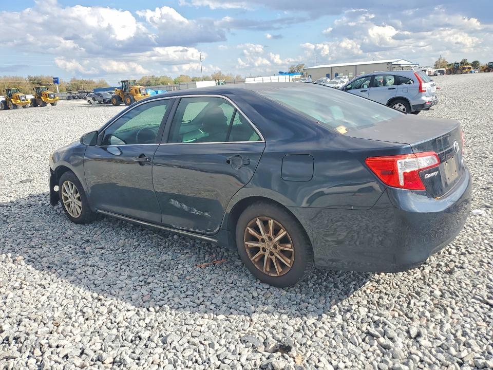 2013 Toyota Camry le