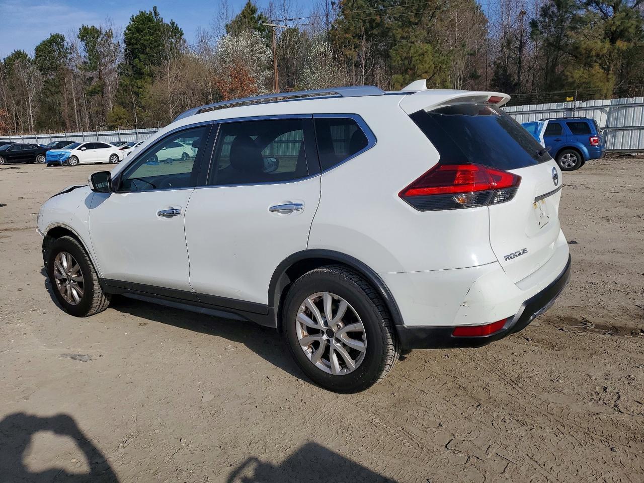 2017 Nissan Rogue sv