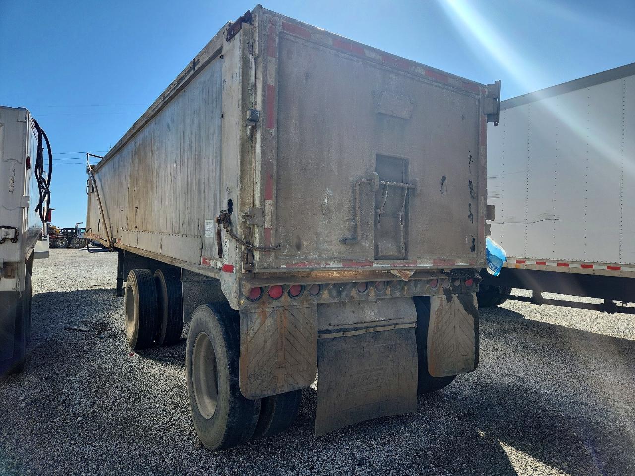 2009 East Manufacturing 2008 East END Dump Trailer