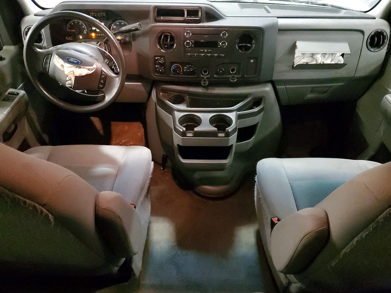 2014 Ford Econoline E350 Super Duty Wagon