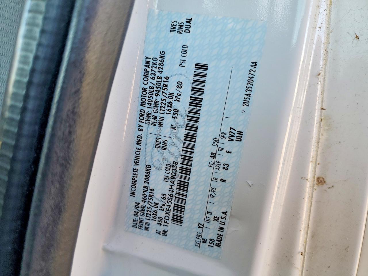 2004 Thor Recreational Vehicle (RV)